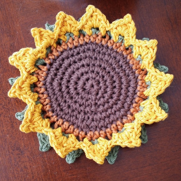 Sunflower coasters (4) Crochet handmade by seller 100% cotton yarn - Picture 6 of 6